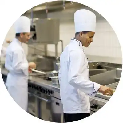 Quater Plate Catering Oman Team at work